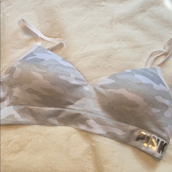 Wireless VS Pink camp bralette- NEVER WORN - Picture 1 of 3